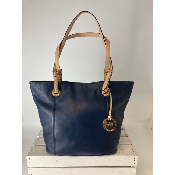 MICHAEL KORS, LARGE NAVY BLUE PEBBLED LEATHER SHOULDER BAG - Picture 1 of 15